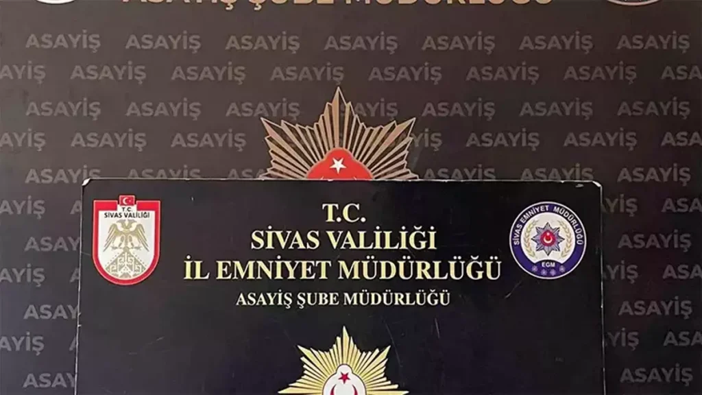 sivasta camide hırsızlık