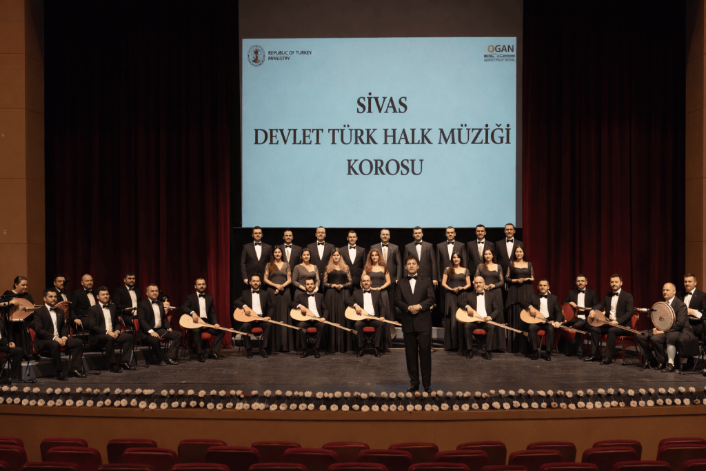 sivas devlet tiyatrosou 19 mayıs kutlaması