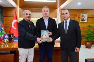 baskan-adem-uzuna-anlamli-ziyaret-genisletilmis-sivas-kitabi-takdim-edildi-JlUzlDbo